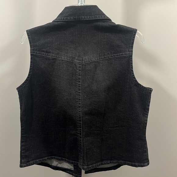 Chicos Denim Vest. Size 2 (US L). - Picture 2 of 4